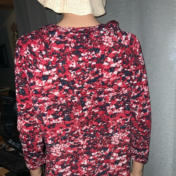 New woman’s top. - Picture 5 of 5